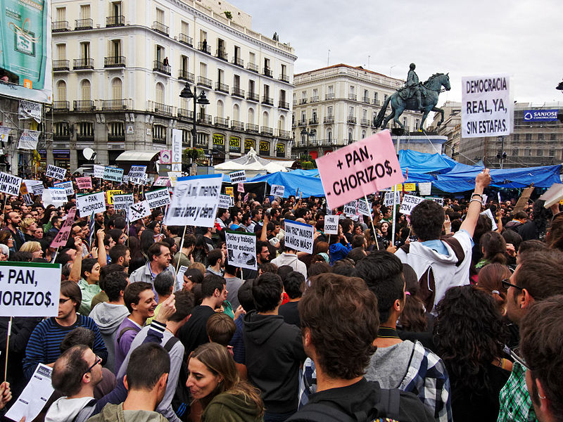 800px-Madrid_-_Acampada_Sol_-_110519_201833