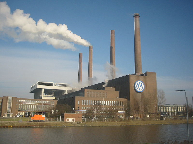Stammwerk von Volkswagen in Wolfsburg hier das Kraftwerk Foto Andreas