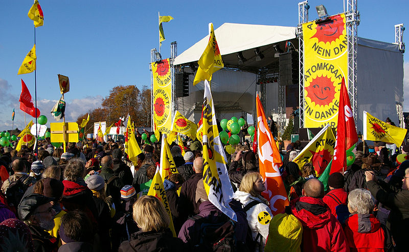 800px-WendlandAntiNuclearProtest9